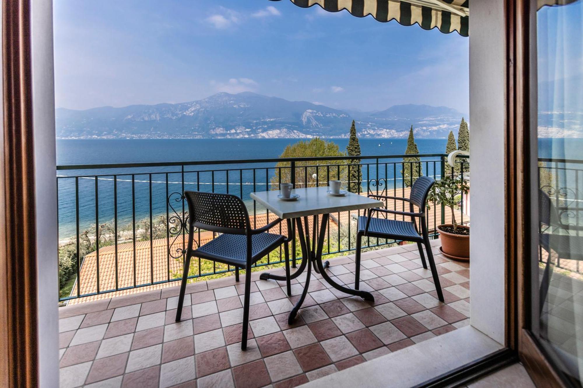 Residence Solei Classic & Plus Brenzone sul Garda Kültér fotó